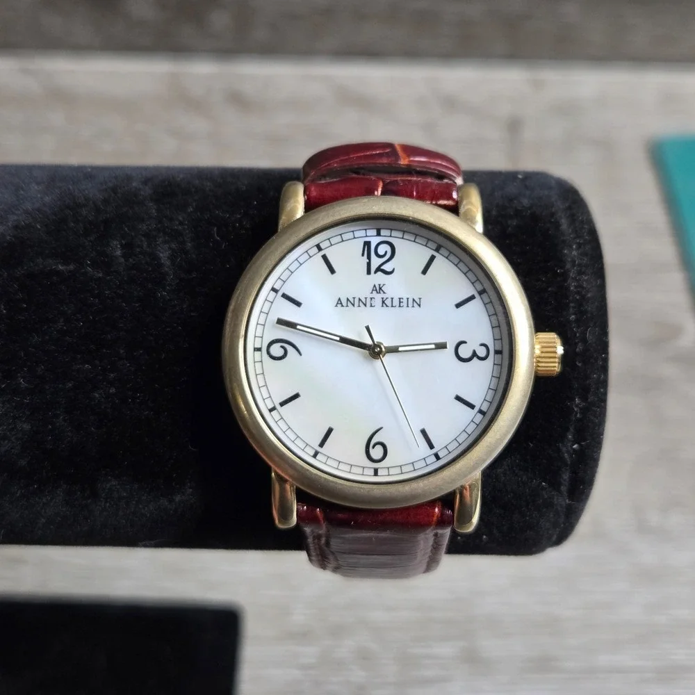 Anne Klein Womens Gold Tone Watch V121E MOP Dial Leather Band Working 7